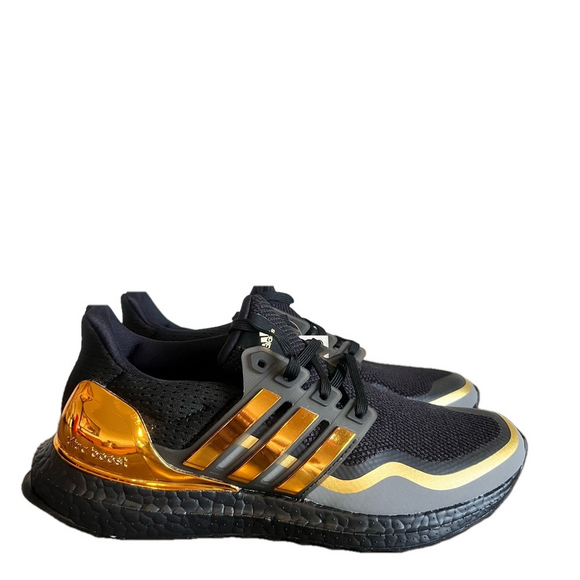 Athletic_Shoes